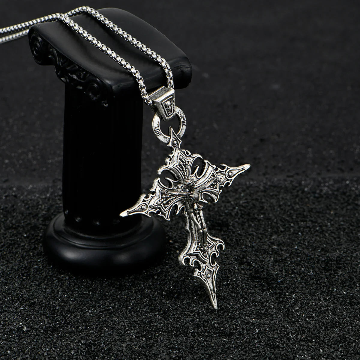 Gothic Cross Skull Necklace TWILRUS