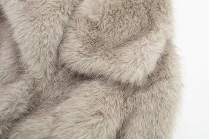 Cropped Faux Fur Coat TWILRUS