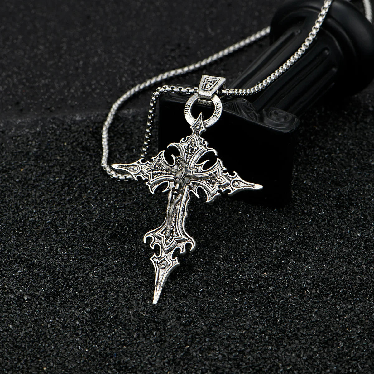 Gothic Cross Skull Necklace TWILRUS