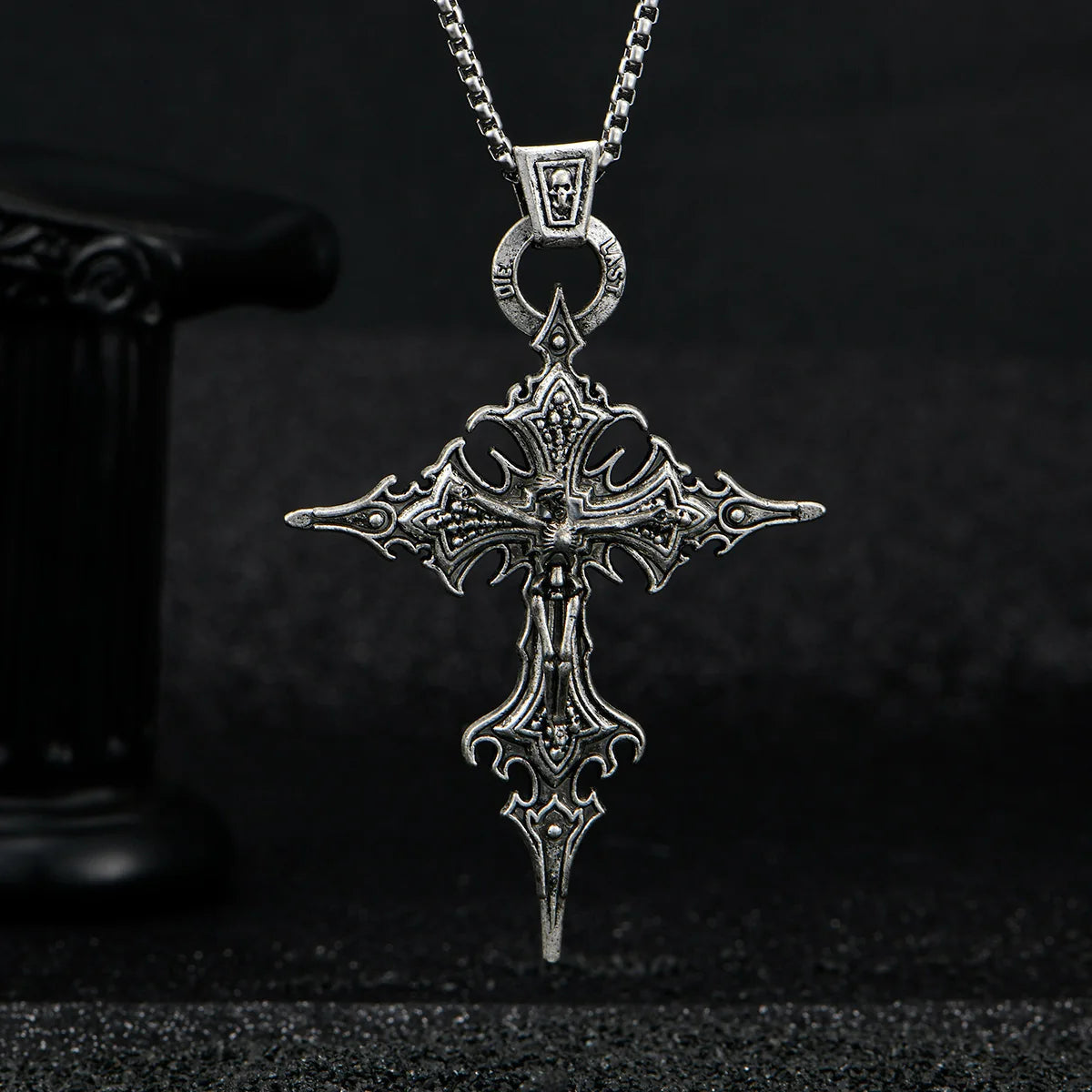 Gothic Cross Skull Necklace TWILRUS