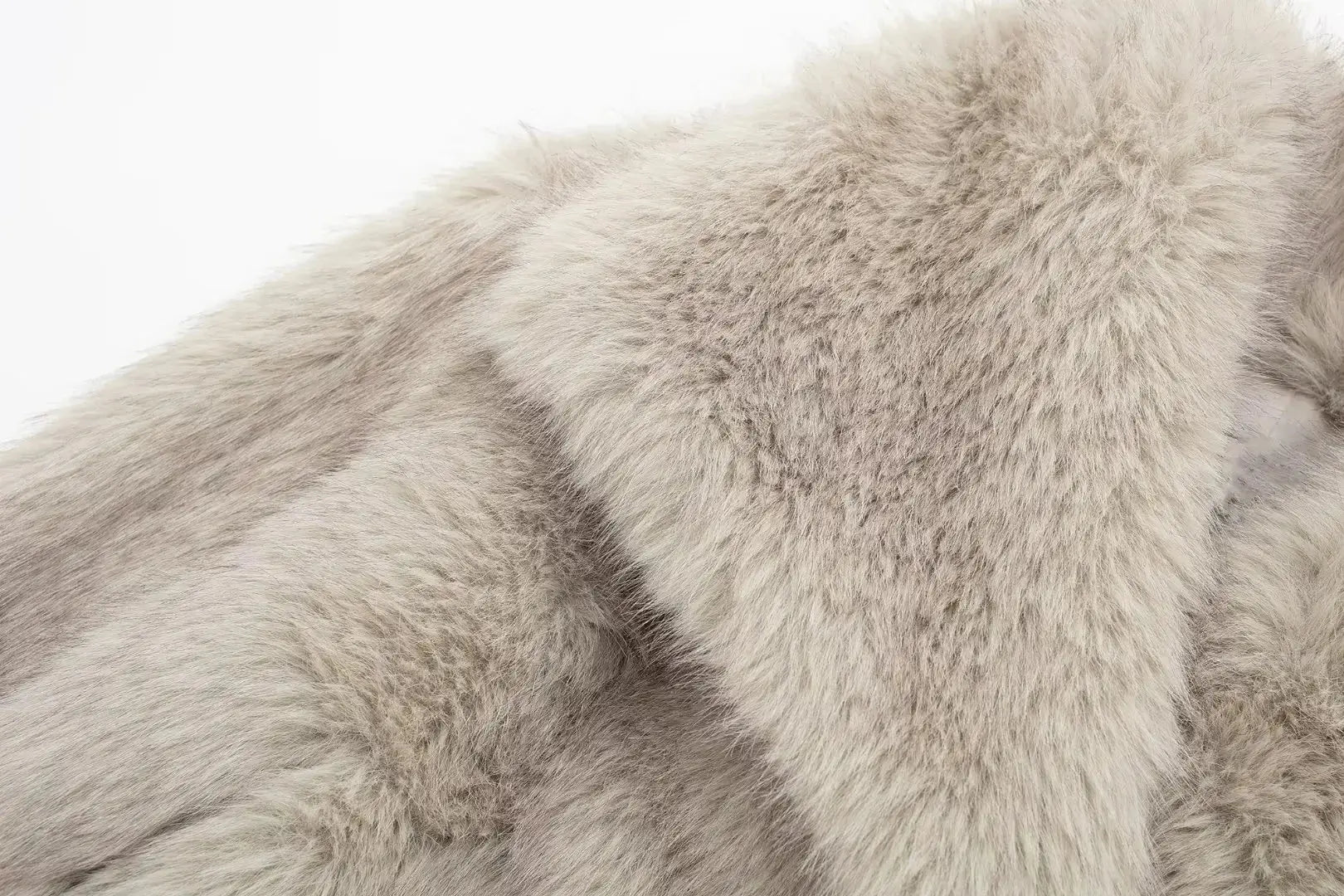 Cropped Faux Fur Coat TWILRUS